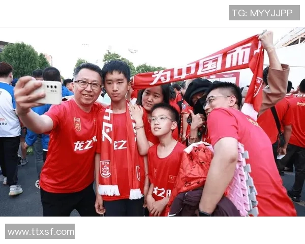 足球明星加盟中国综艺节目引发热潮球迷期待精彩互动与幕后故事